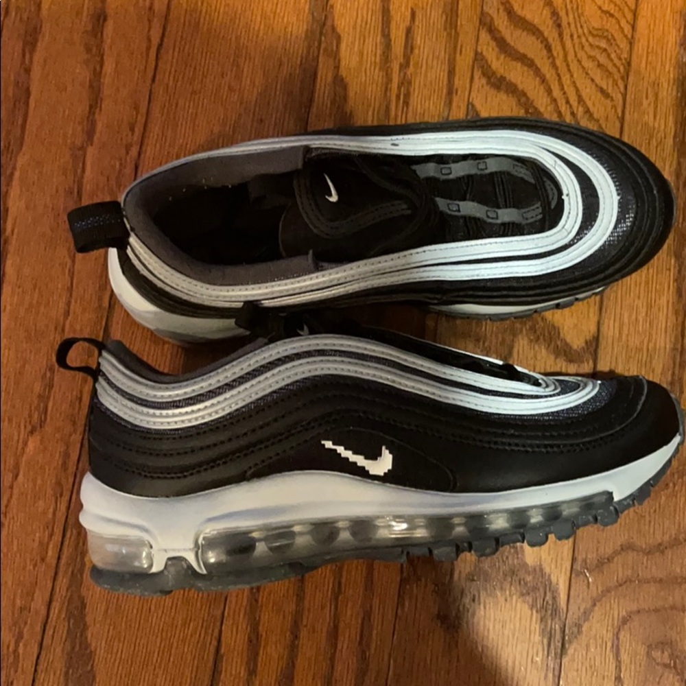 Boys nike air max sneakers excellent condition